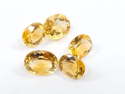 CITRINE yellow Nbr 5 , oval , Brazil , 14.78...