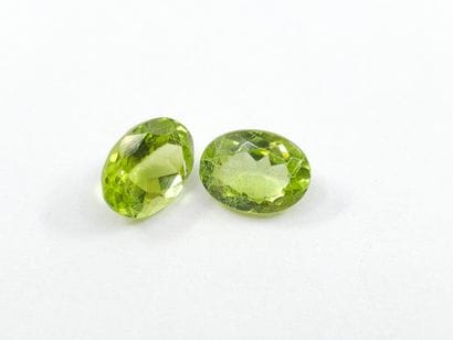 PERIDOT Green Nbr 2, oval, pakistan, 2,66...