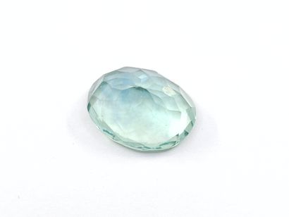 FLUORITE verte VVS de forme ovale, 	Afrique,...