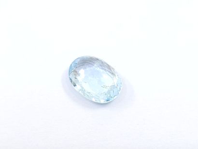 AIGUE MARINE blue , ovale , Brésil , 1,77...