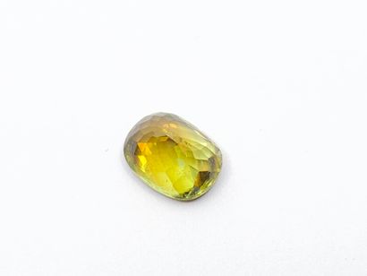SPHENE yellowish green , oval , Madagascar...