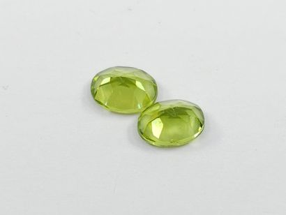 PERIDOT VVS Nbr 2 , ovale , Pakistan , 3,08...