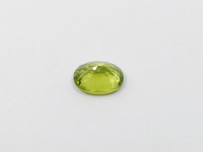 PERIDOT Myanmar , oval , Burma , 1,54 Carats,...