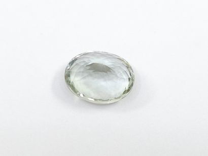 AMETHYSTE green VS , oval , Africa , 6,64...