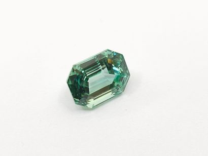 SAPHIR VERNEUIL mint green , emerald , Montana...