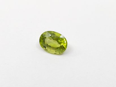 PERIDOT Myanmar , oval , Burma , 1,54 Carats,...