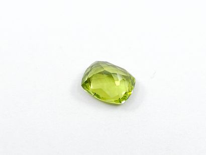 PERIDOT VVS , coussin , Pakistan , 1,92 Carats,...