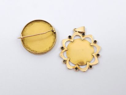 LOT including : 
Brooch in two-tone 750°...
