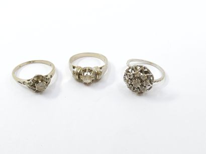 LOT of three 750° white gold rings set with...