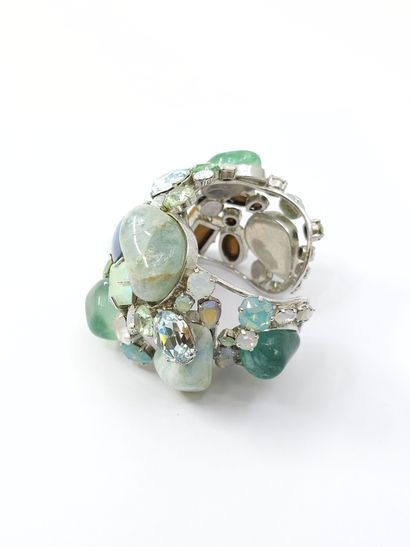 SWAROVSKI
Large metal bracelet adorned with...