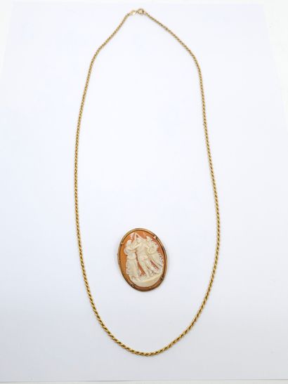 SAUTOIR in 750° yellow gold with a shell...