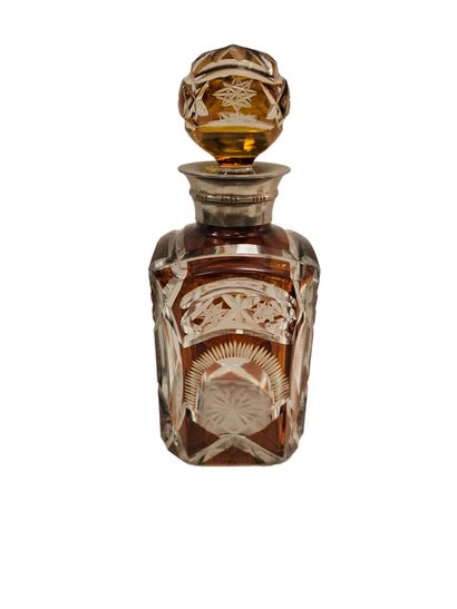DANS LE GOUT DE BACCARAT 
Carafe a liqueur...