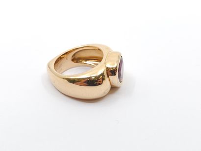 PIAGET
Bague cœur en or jaune 750° ornée...