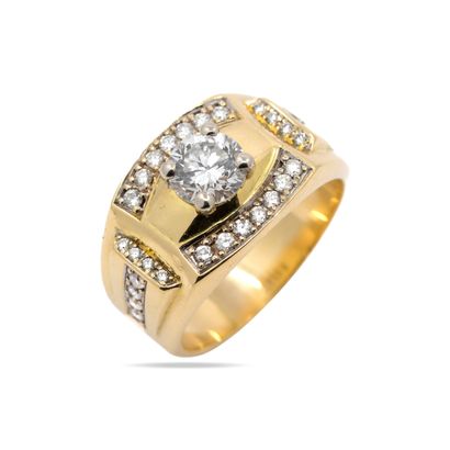 BAGUE en or jaune 750° ornée d'un diamant...