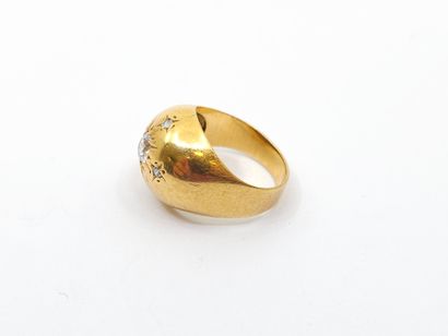 DOME RING in 750° yellow gold set with star-set...