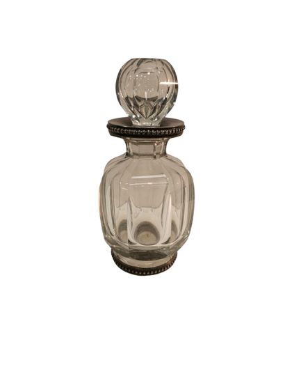 DANS LE GOUT DE BACCARAT 
Carafe a liqueur...