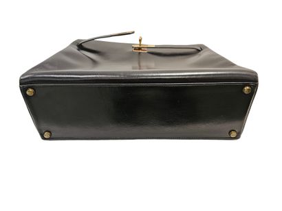 HERMES KELLY
Smooth black leather bag, gold...