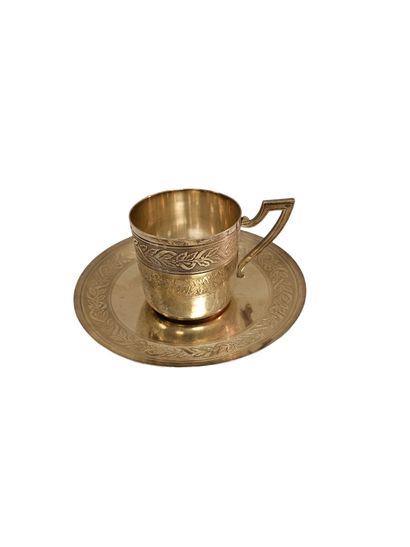 ALPHONSE DEBAIN (1883-1911)
Tasse et sous...