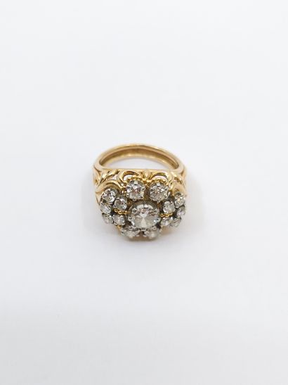IMPORTANTE bague en or deux tons 750° ornée...