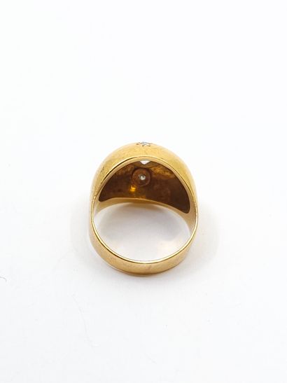 DOME RING in 750° yellow gold set with star-set...