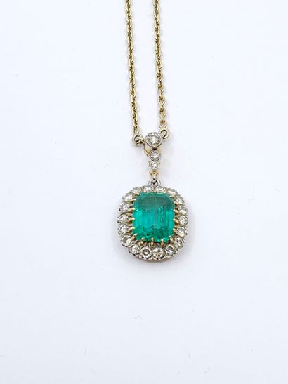 750° yellow gold CHAIN accompanied by a gold...