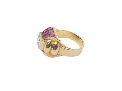 RING in 750° pink gold and platinum set with...