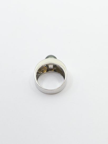 MATY
925° silver ring set with a grey pearl
Gross...