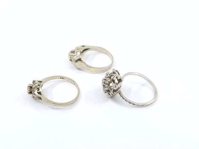 LOT of three 750° white gold rings set with...