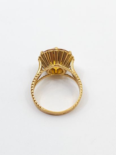 BAGUE en or jaune 750° ornée d'une citrine...