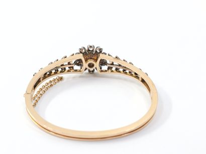 French WORK Late 19th century 
Openwork gold...