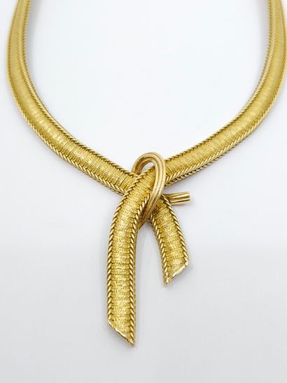 FRENCH WORK
Semi-amati snake chain necklace...