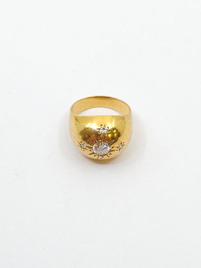 DOME RING in 750° yellow gold set with star-set...