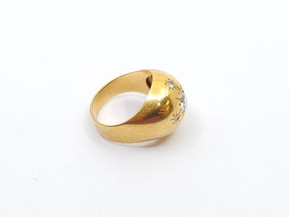 DOME RING in 750° yellow gold set with star-set...