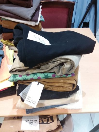 8 pantalons taille 29
