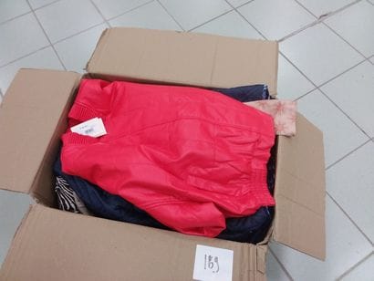 important lot de vêtement taille XS hive...