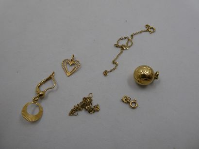 2 Pendants 18kt Gold 2,94g 1 Buckle 18kt...