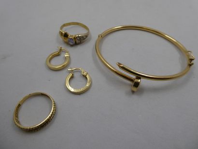 2 Rings 18kt Gold and stones 4,56g 1 Pair...
