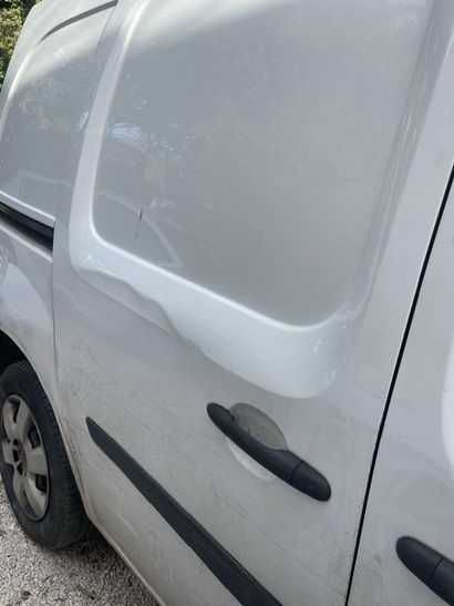 Véhicule RENAULT modele KANGOO 
Immatriculé...