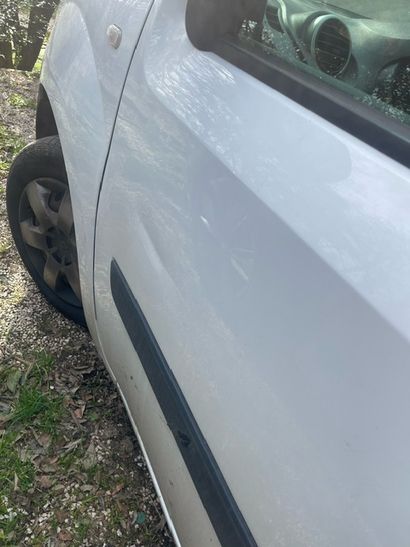 Véhicule RENAULT modele KANGOO 
Immatriculé...