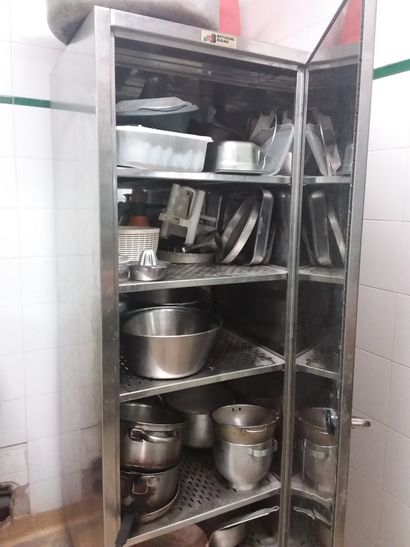 meuble de rangement en aluminium comprenant...
