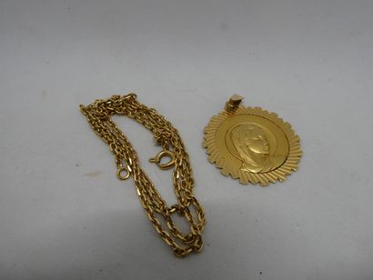 1 Chaîne Or 18kt 8,35g 1 Pendentif Or 18kt...