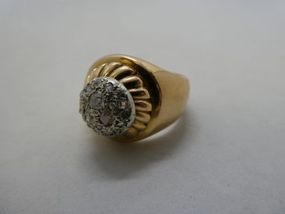 1 Bague Or 2 tons 18kt et diamants 24,94...