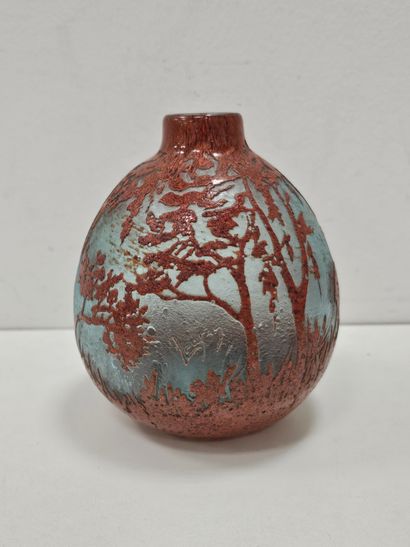 1 Vase ovoïde Legras en verre deux couches...