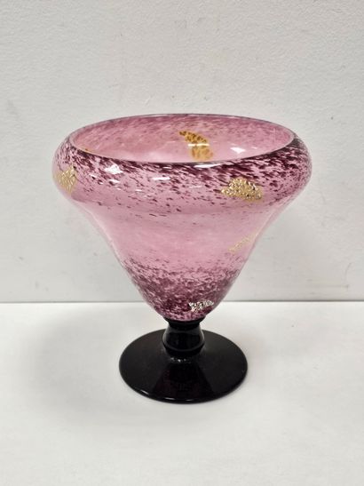 1 Vase Delatte Nancy conique sur piedouche...