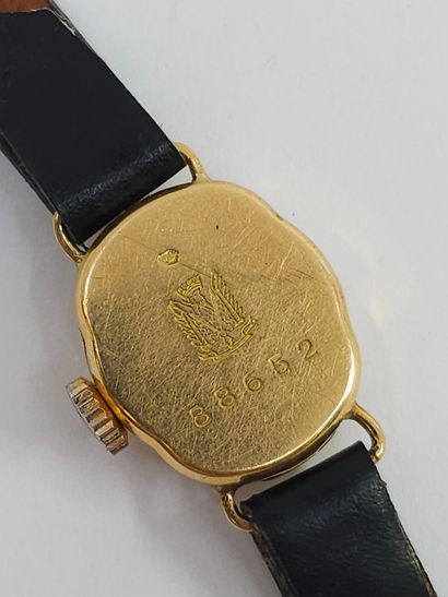 LIP 
Ladies' wristwatch, round case in 750°...