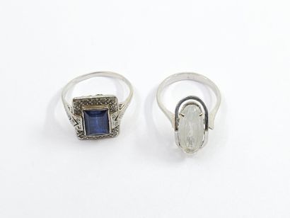 Deux bagues en or gris 750°
Poids brut: 6g
TDD...