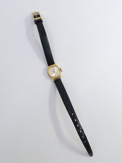 LIP 
Ladies' wristwatch, round case in 750°...