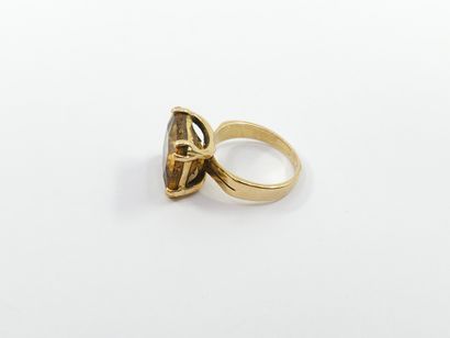 RING in yellow gold 750° set with a large...