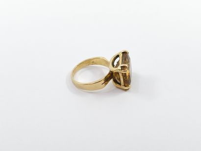 RING in yellow gold 750° set with a large...