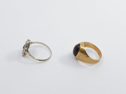 LOT including : 
Ring setting in 750° gold...